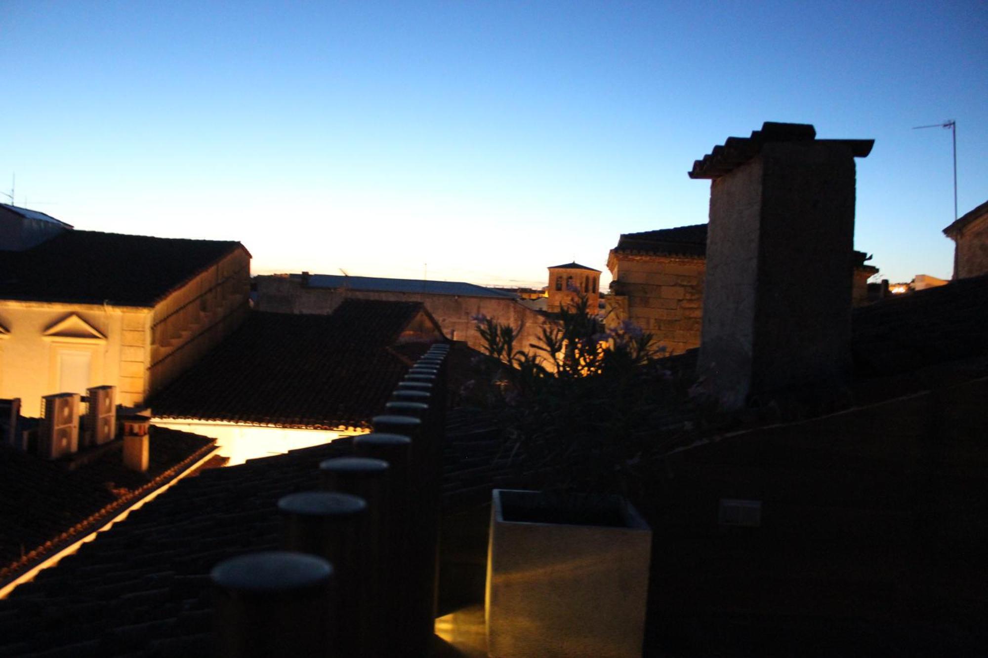 Skyline Plasencia Esterno foto